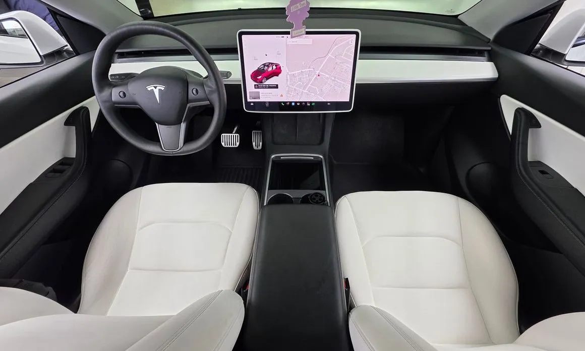 Tesla Model Y — фото 6