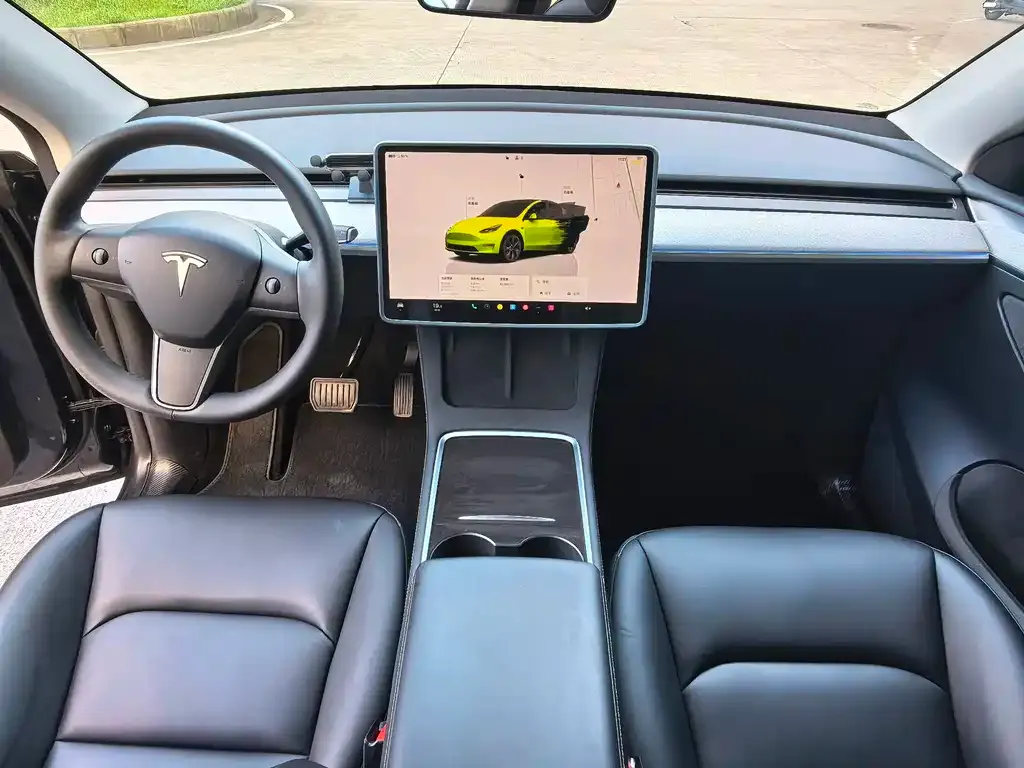 Tesla Model Y — фото 8