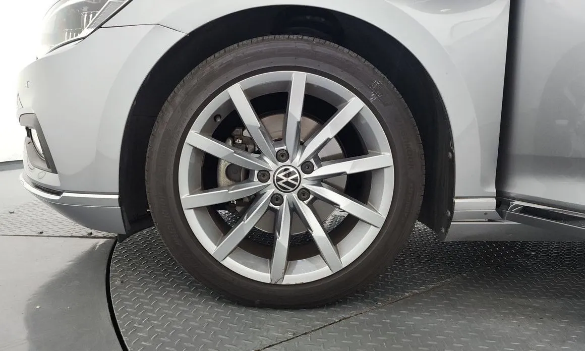 Volkswagen Passat — фото 10