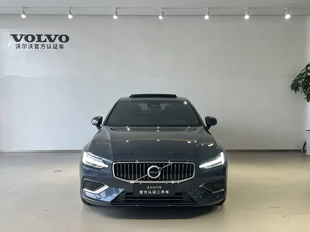 Volvo S60 — фото 2