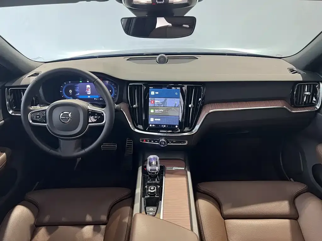 Volvo S60 — фото 10