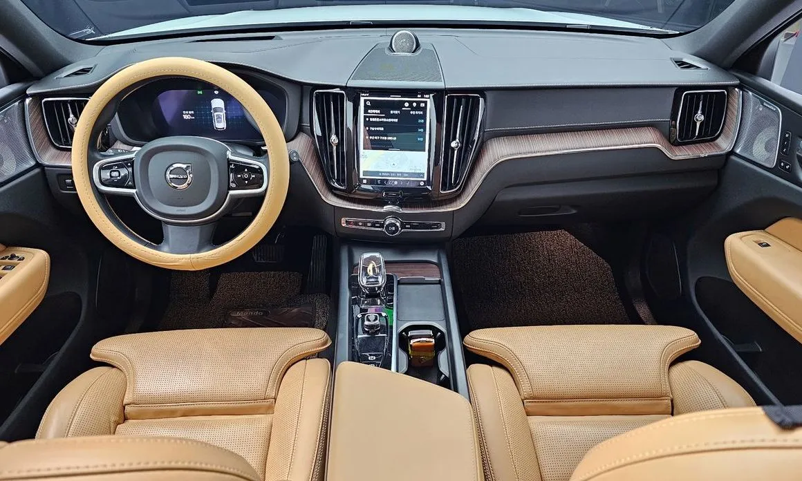 Volvo XC60 — фото 2