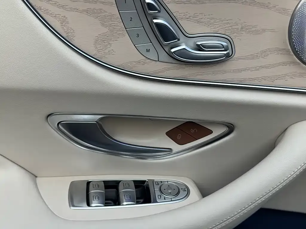 Mercedes-Benz E-Class (Import) — фото 3