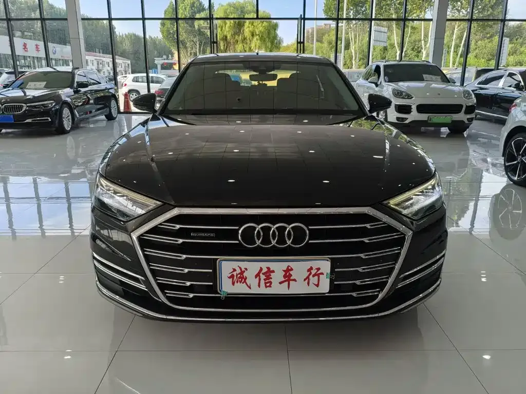 Audi A8 — фото 7