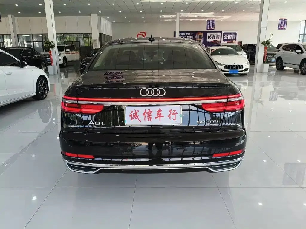Audi A8 — фото 9