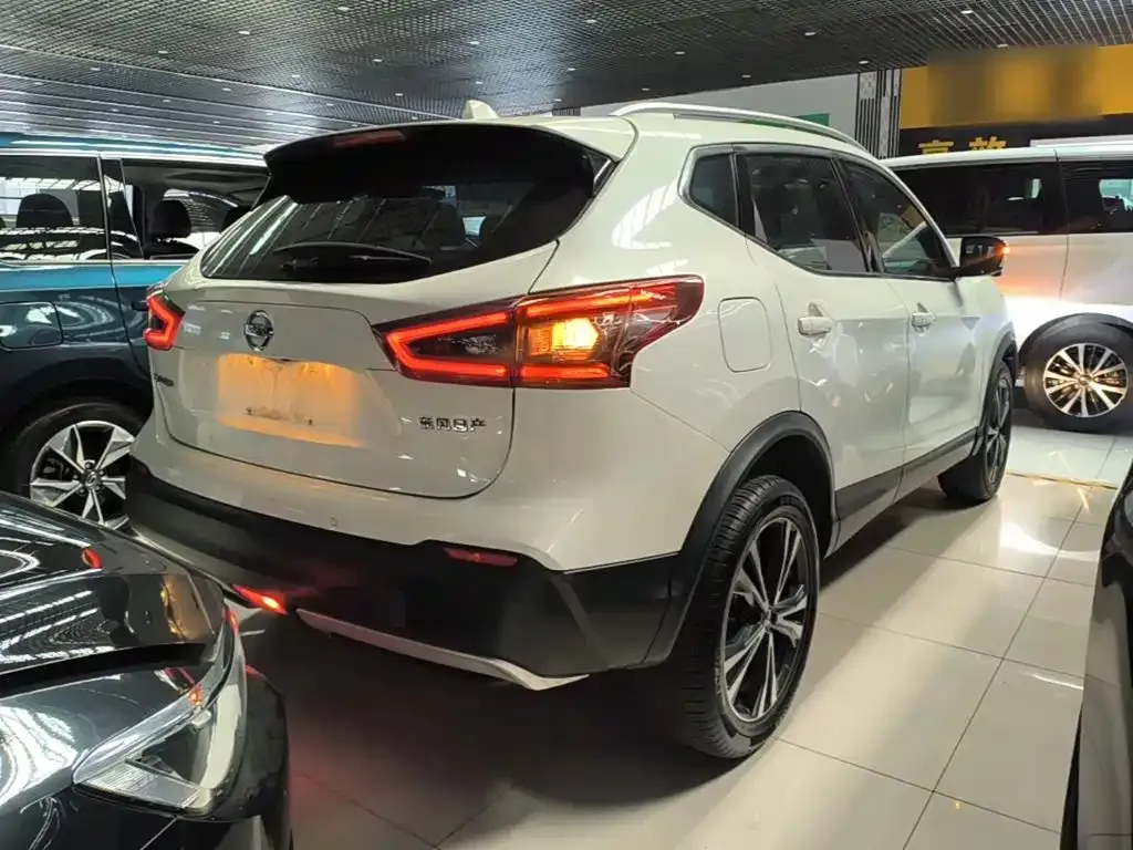 Nissan Qashqai — фото 8