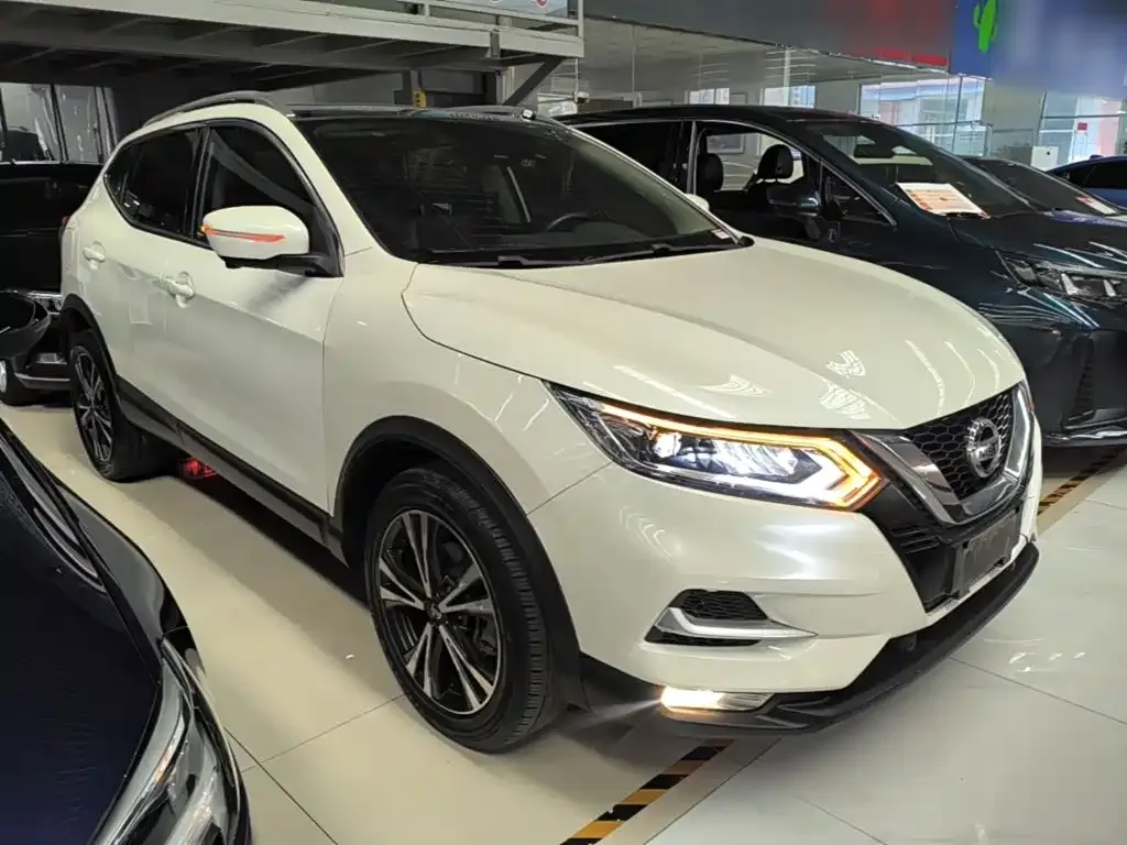 Nissan Qashqai — фото 10