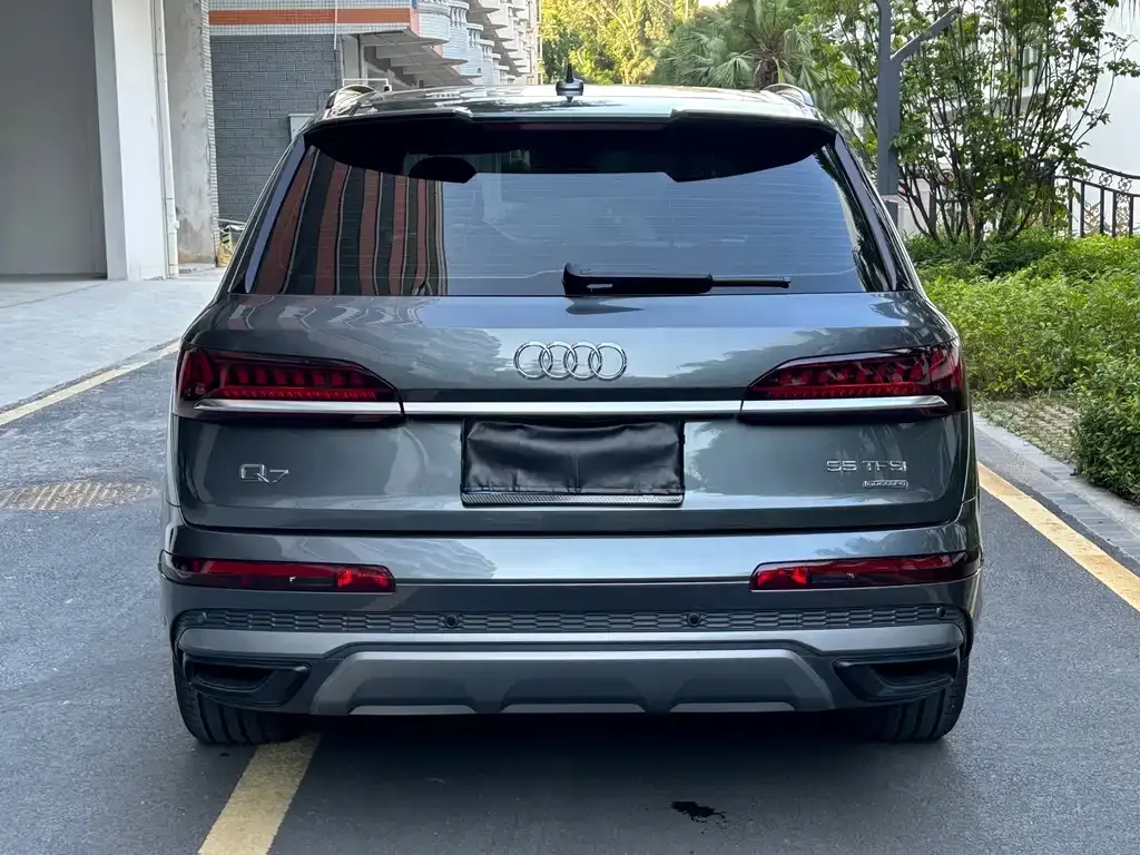 Audi Q7 — фото 2