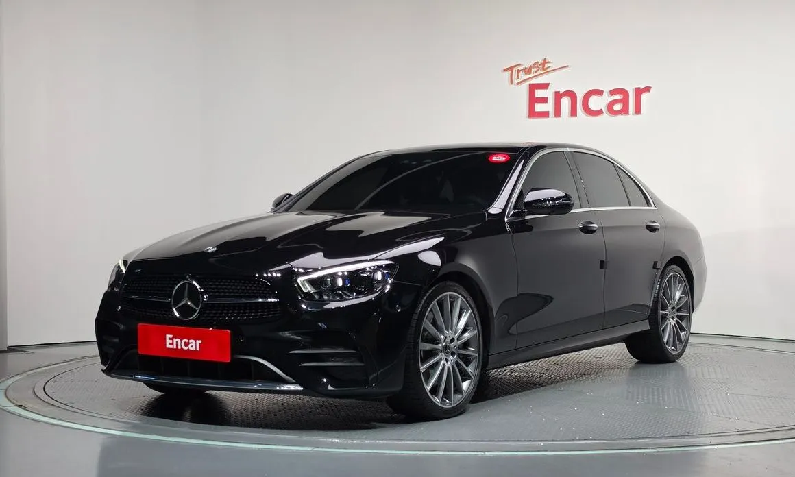 Mercedes-Benz E-Class — фото 1