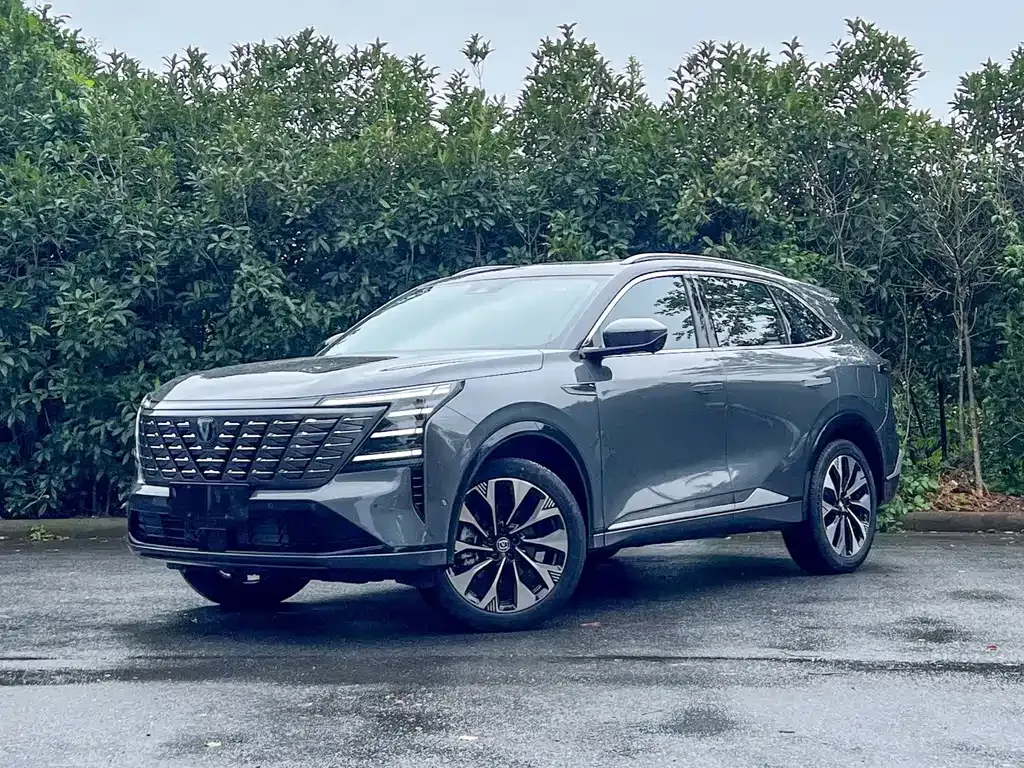 Changan CS75PLUS — фото 1