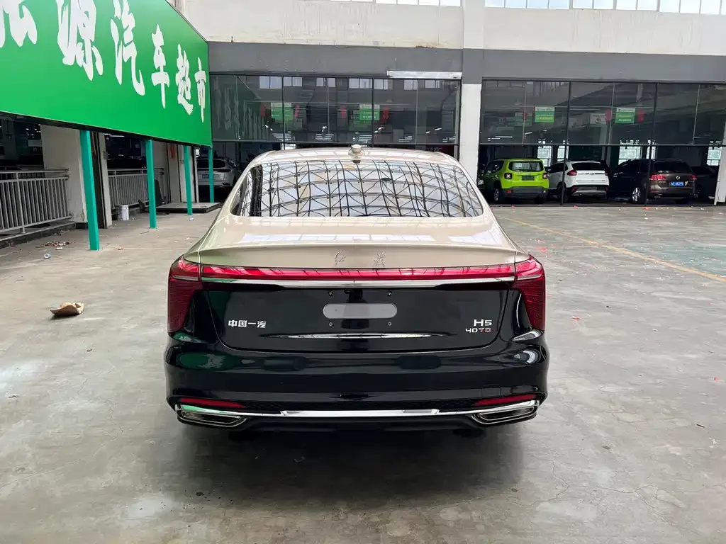 Hongqi H5 — фото 10