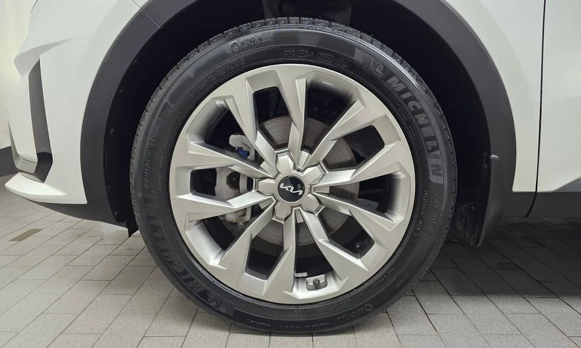 Kia Sorento — фото 6
