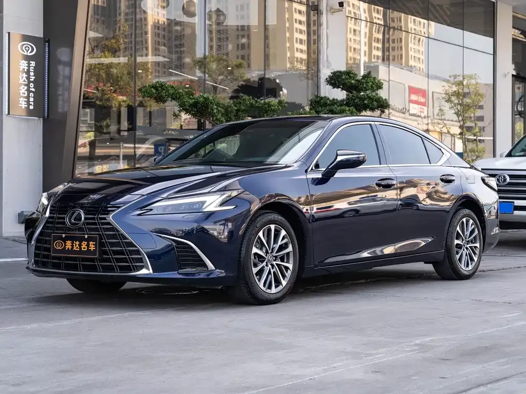 Lexus ES — фото 1