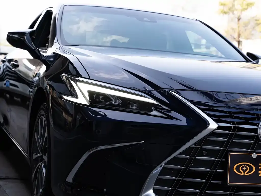 Lexus ES — фото 5