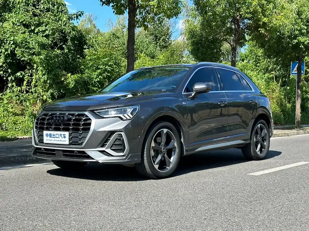 Audi Q3 — фото 1