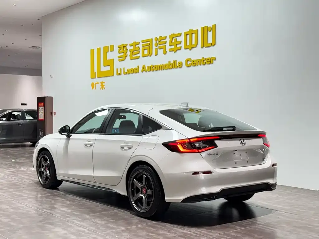 Honda Civic — фото 8