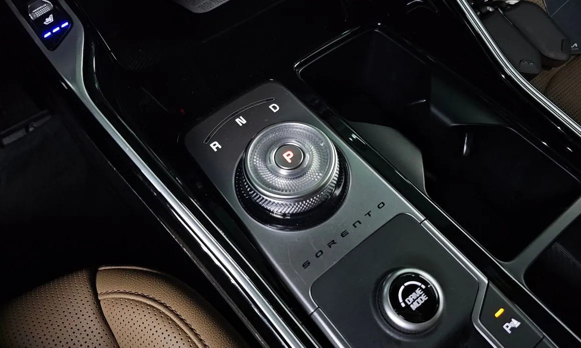 Kia Sorento — фото 9