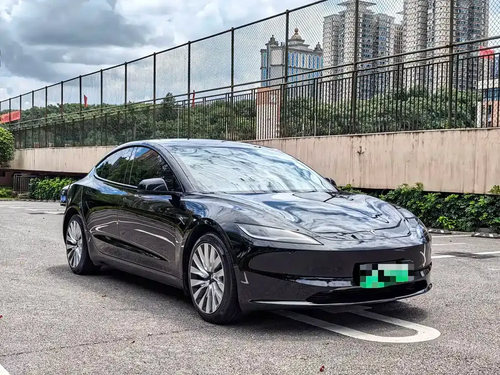 Tesla Model 3 — фото 5