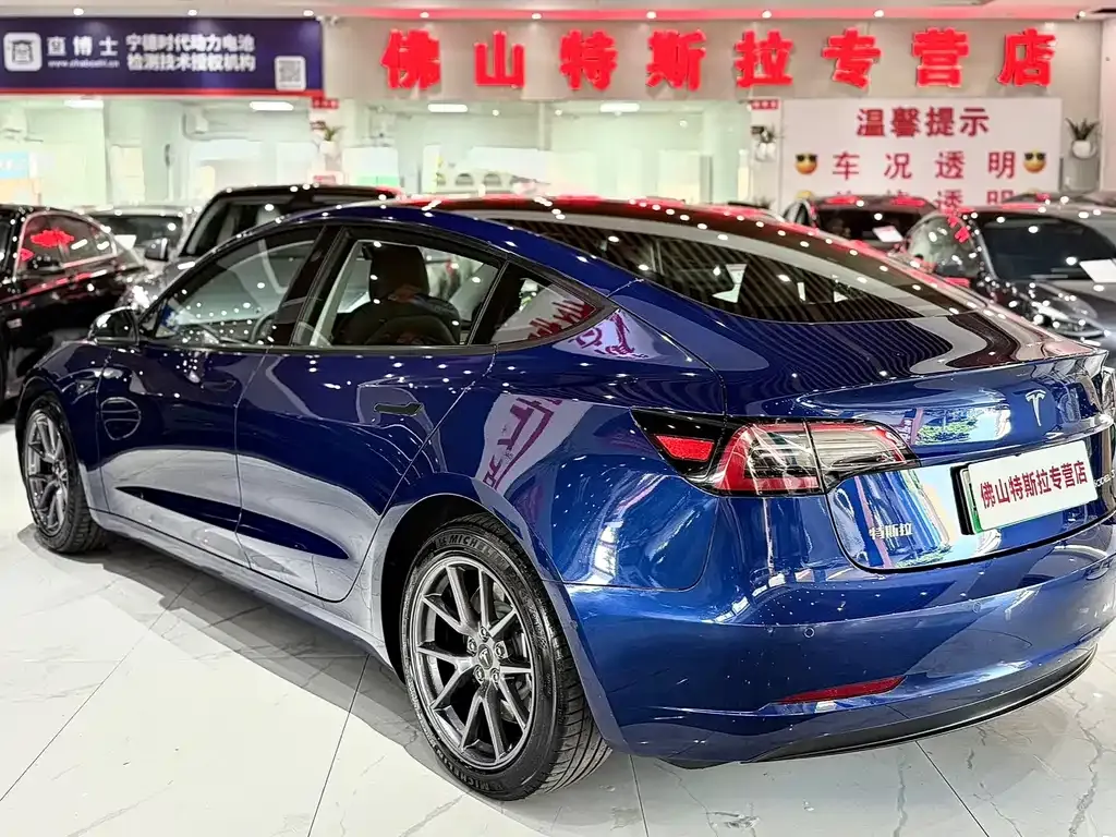 Tesla Model 3 — фото 10