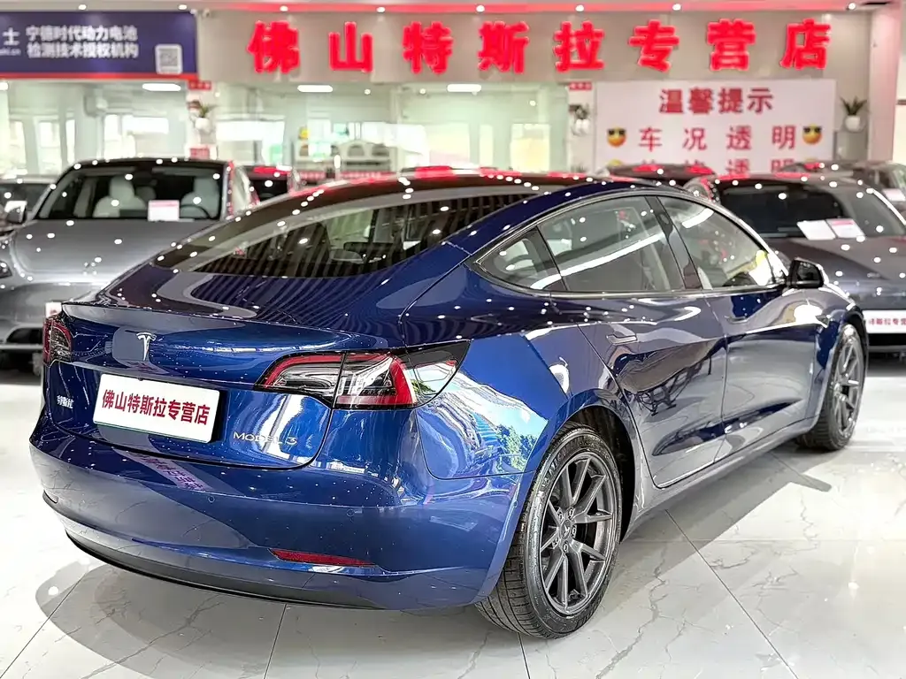 Tesla Model 3 — фото 7