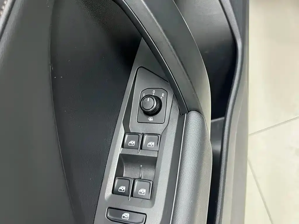 Volkswagen Tharu — фото 2