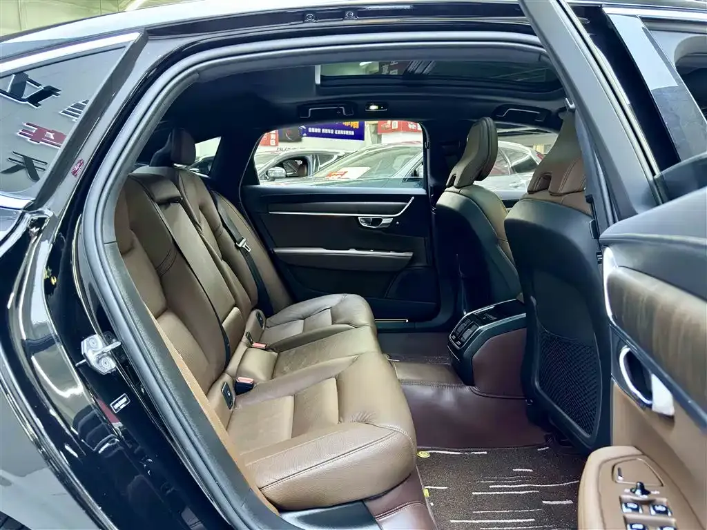 Volvo S90 — фото 4