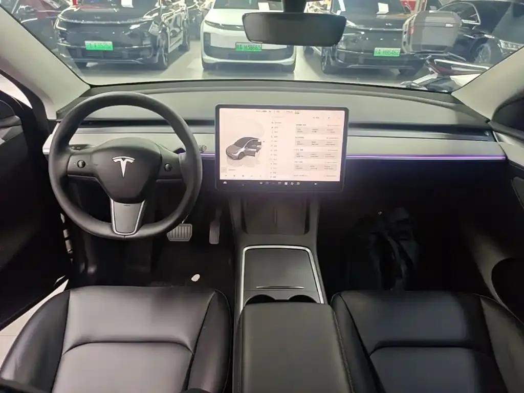 Tesla Model Y — фото 6