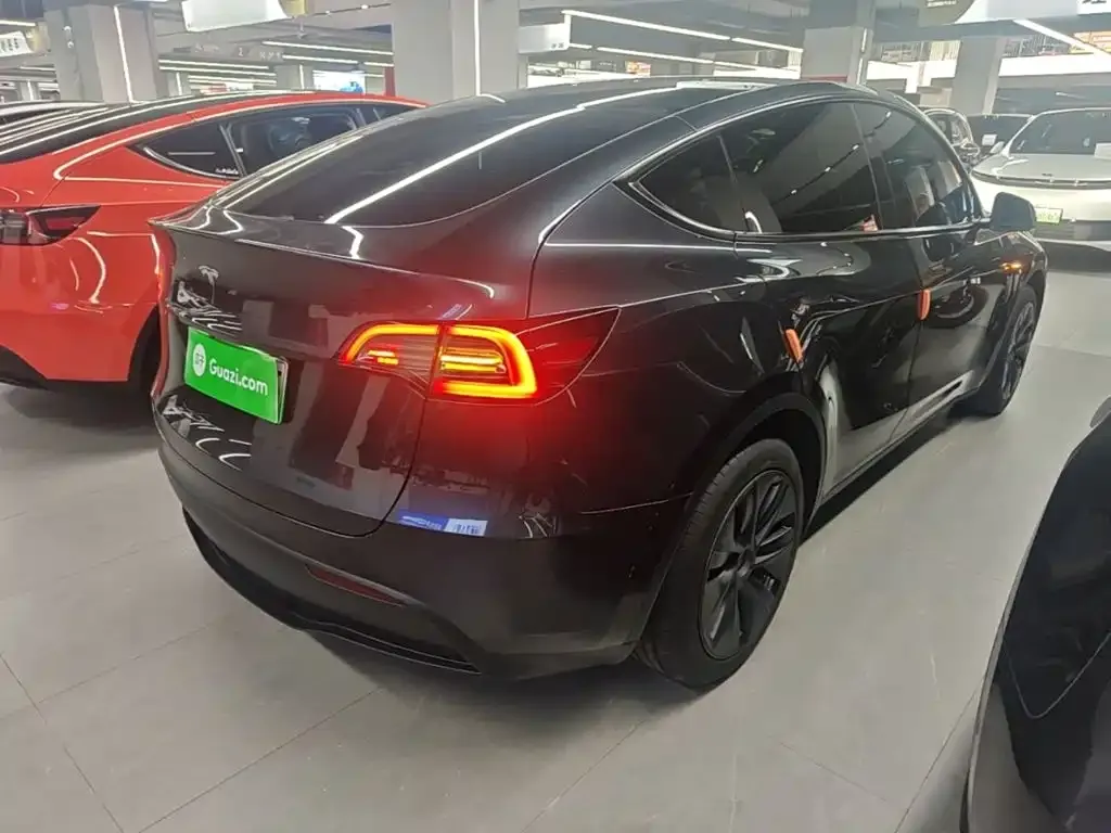 Tesla Model Y — фото 5