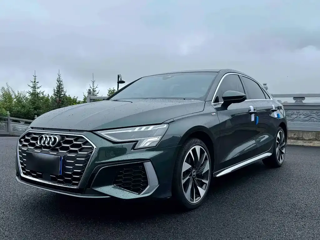 Audi A3 — фото 1