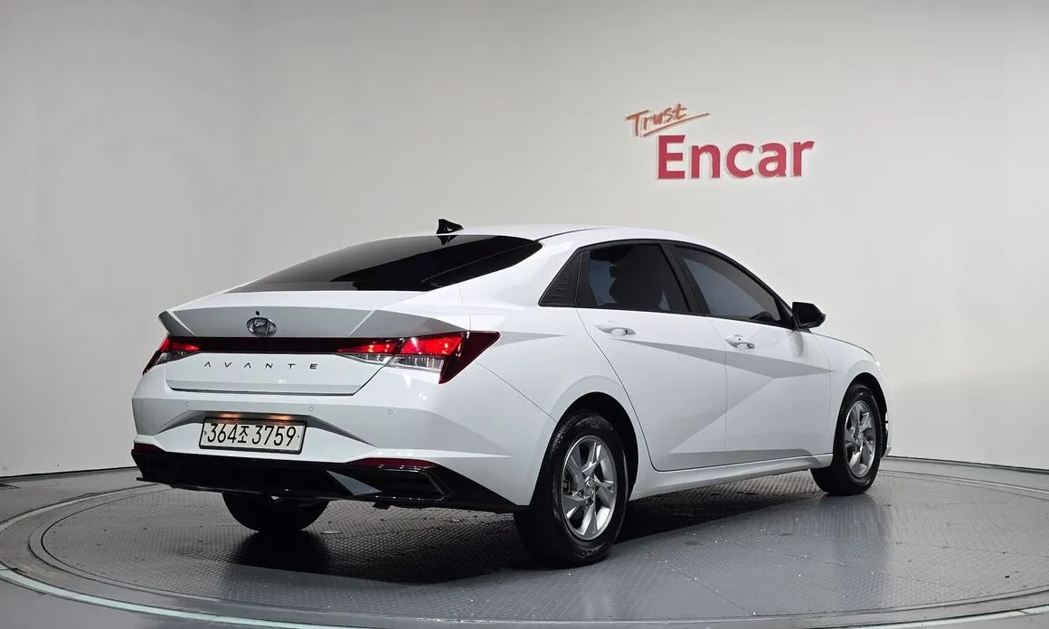 Hyundai AVANTE — фото 2
