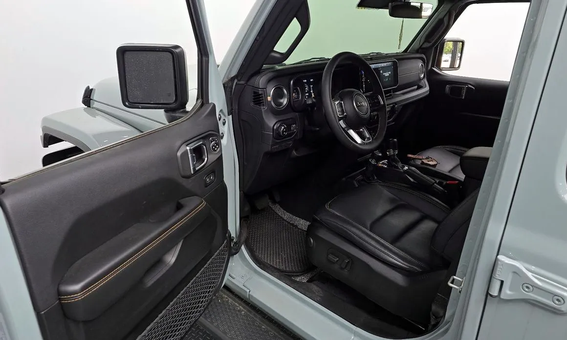Jeep Wrangler — фото 6