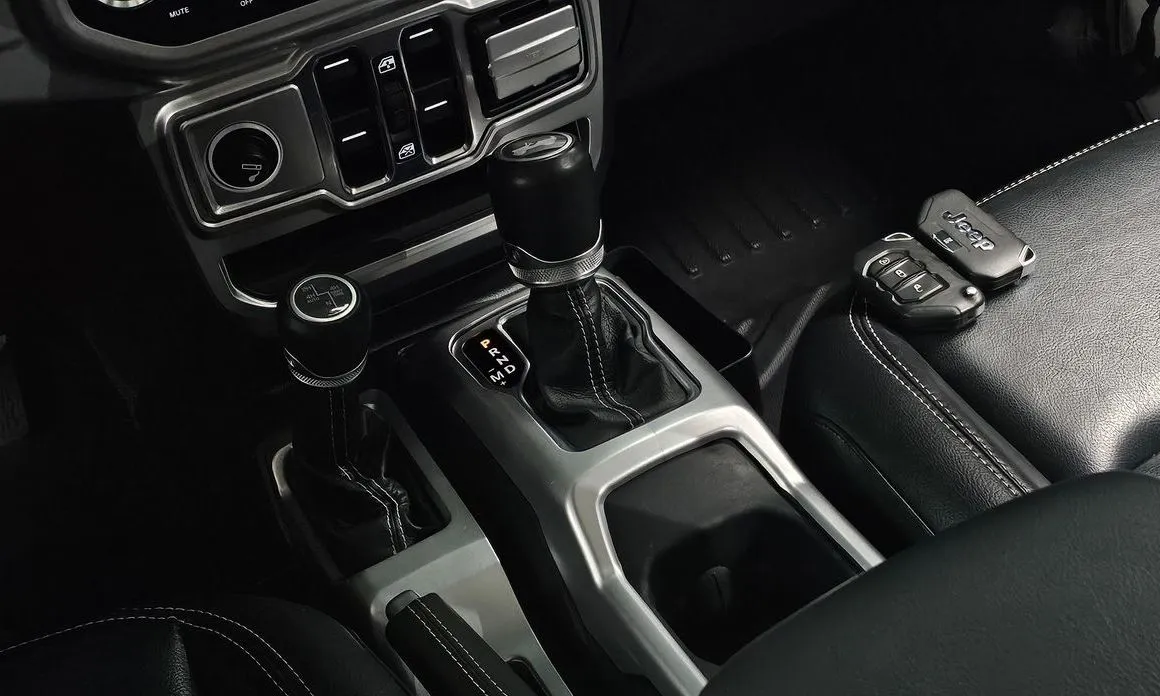 Jeep Wrangler — фото 6