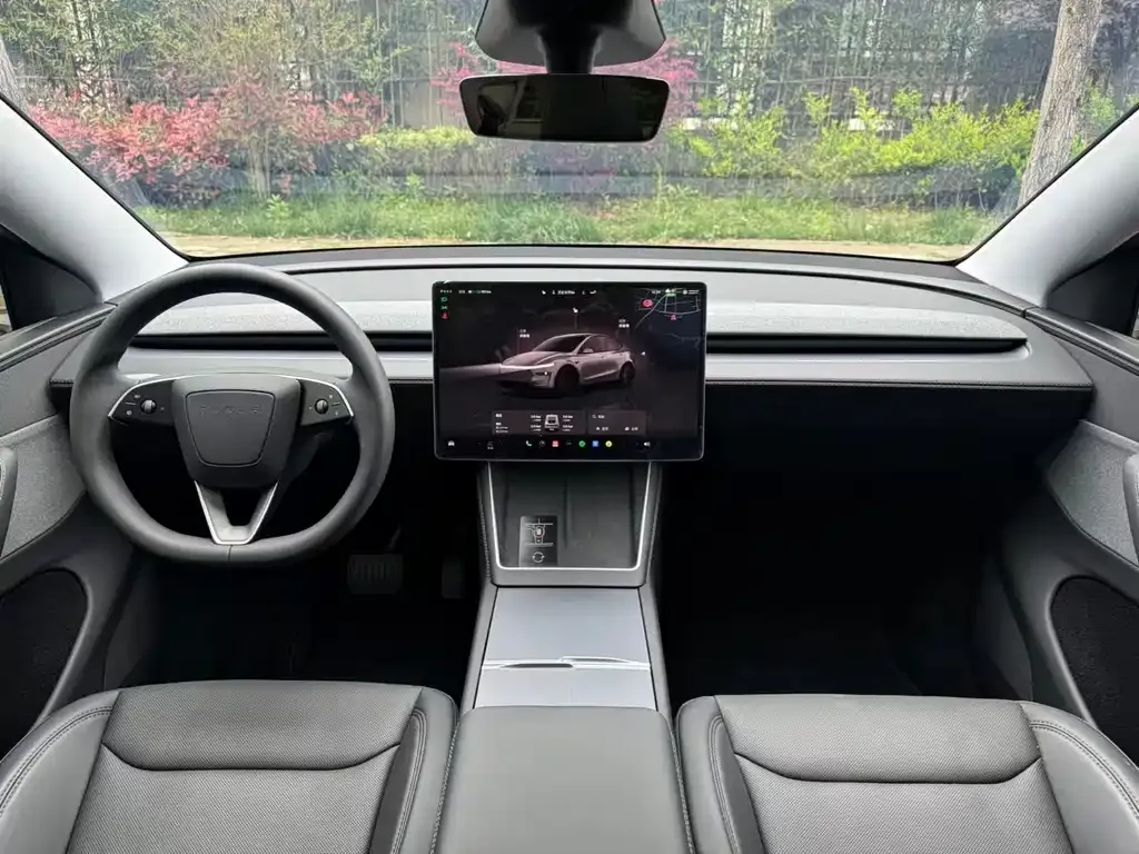 Tesla Model Y — фото 4