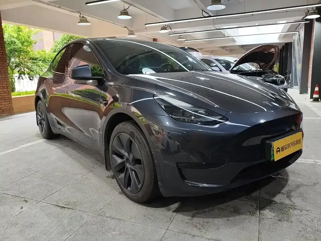 Tesla Model Y — фото 4