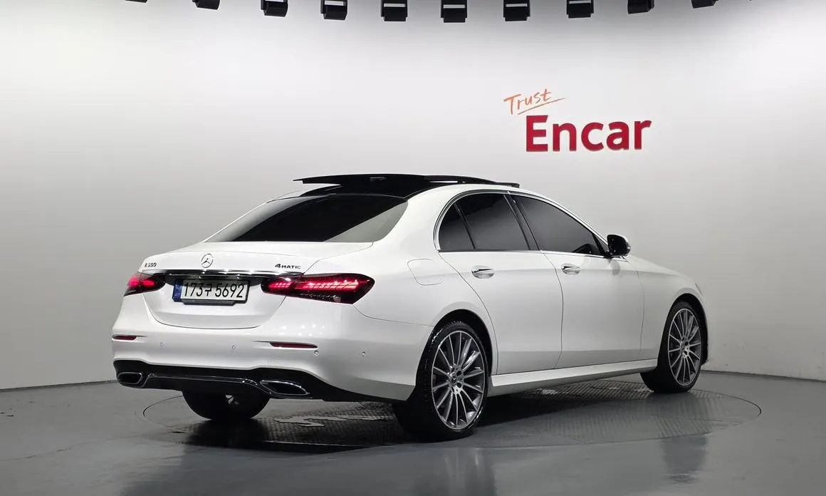Mercedes-Benz E-Class — фото 5