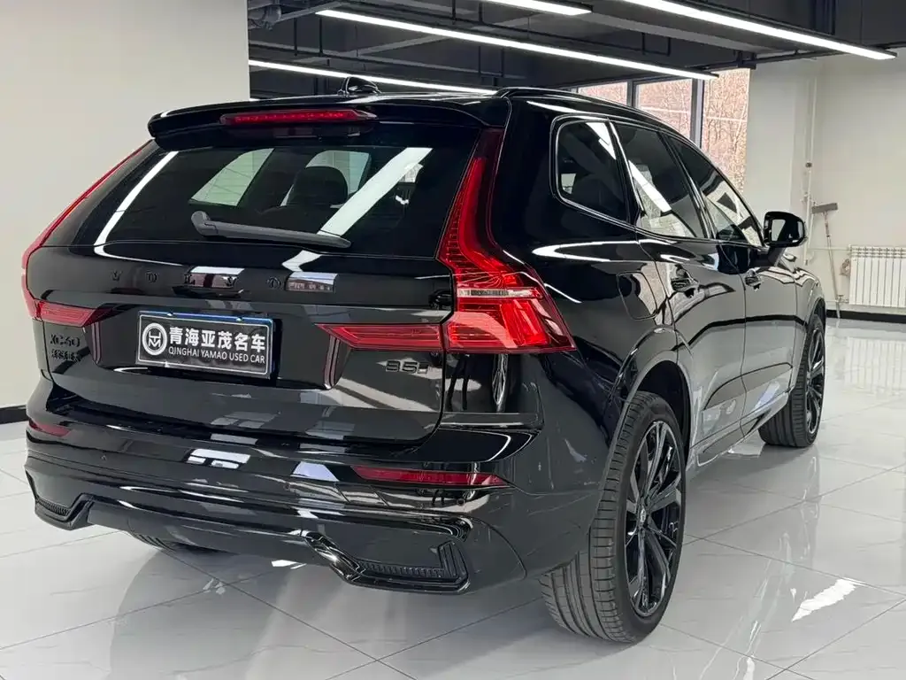 Volvo XC60 — фото 7