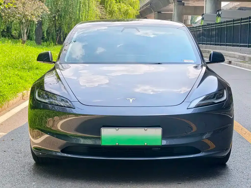 Tesla Model 3 — фото 6