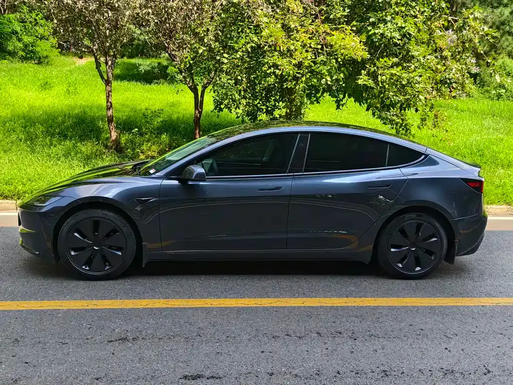 Tesla Model 3 — фото 5