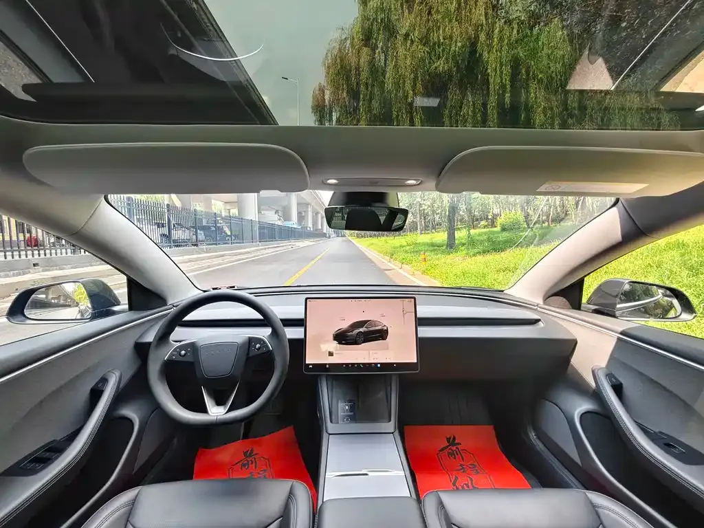 Tesla Model 3 — фото 4