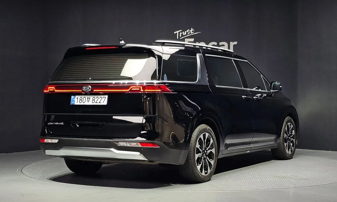 Kia Carnival — фото 6