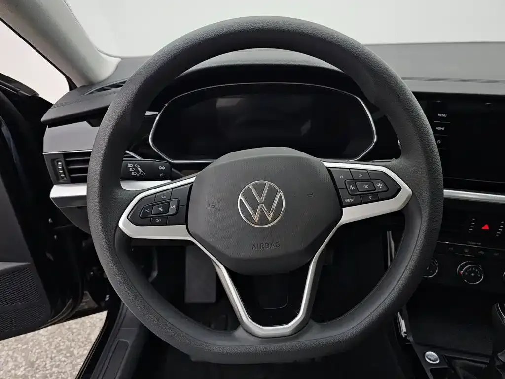 Volkswagen Passat — фото 8