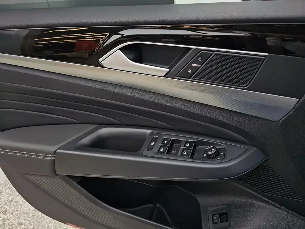 Volkswagen Passat — фото 9