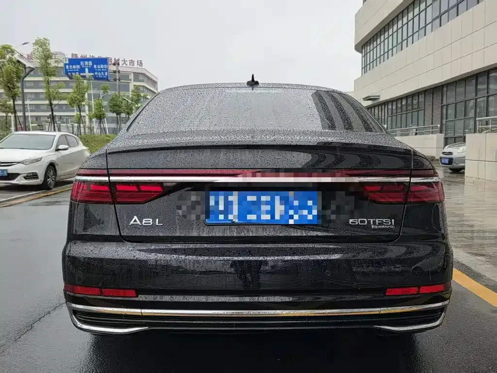 Audi A8 — фото 4