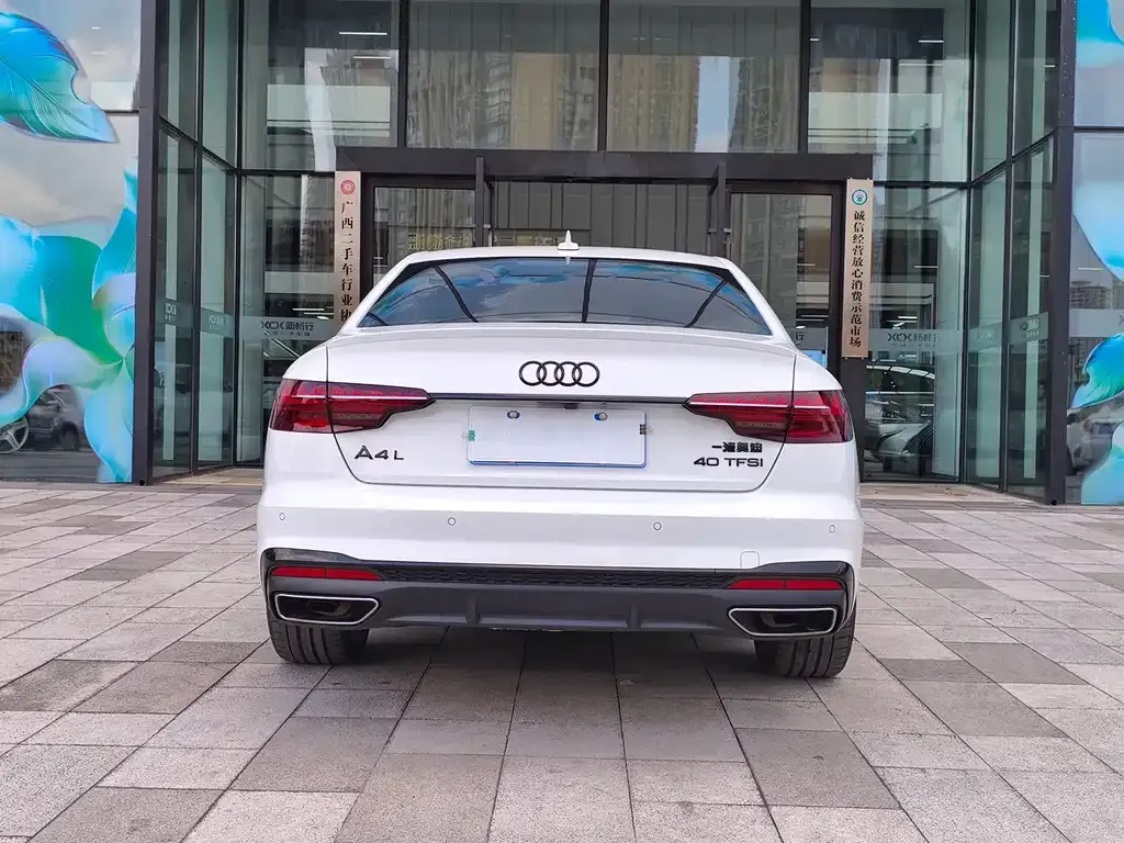 Audi A4L — фото 5