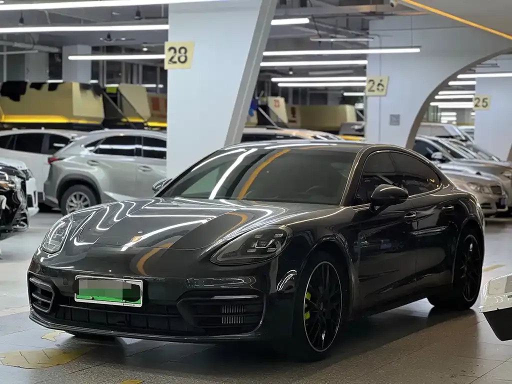 Porsche Panamera Hybrid — фото 1