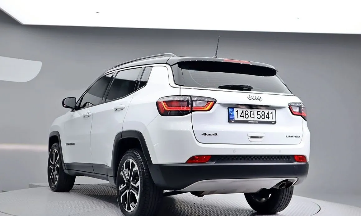 Jeep Compass — фото 9