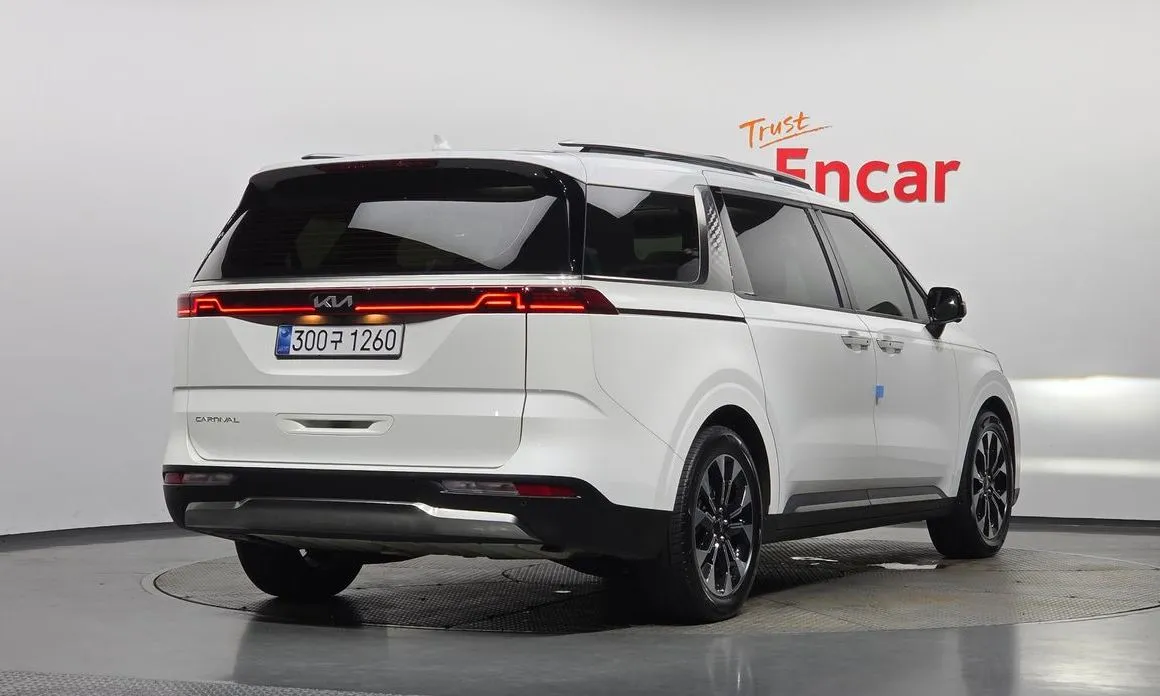 Kia Carnival — фото 5