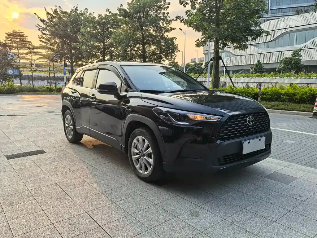 Toyota Corolla Cross — фото 10