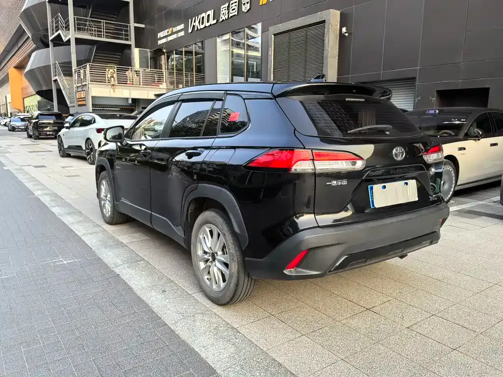 Toyota Corolla Cross — фото 8