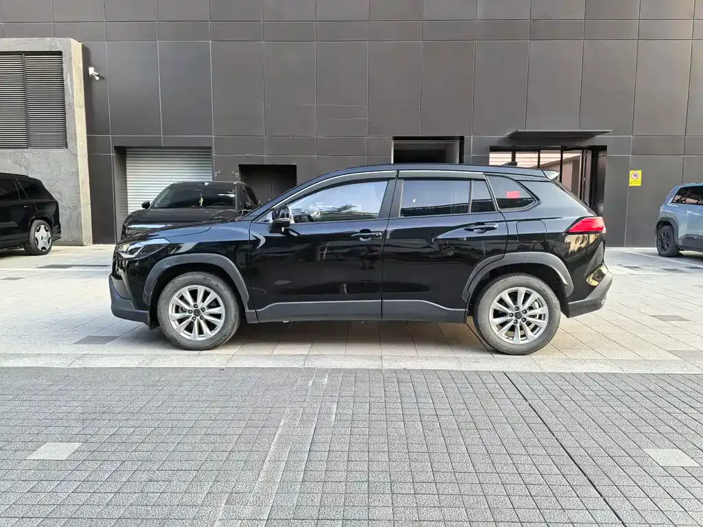 Toyota Corolla Cross — фото 4